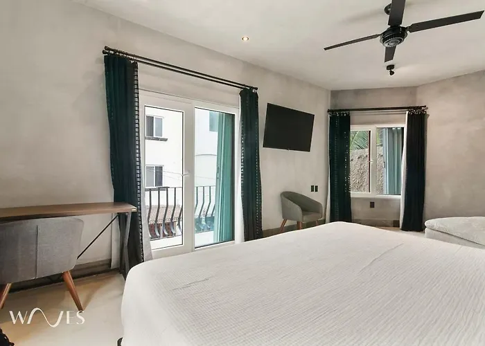 Ubicacion: 5ta Av. | Luminoso Depto. De 2 Rec. * Playa del Carmen